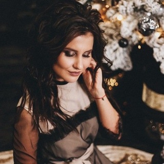 Елена Максимова